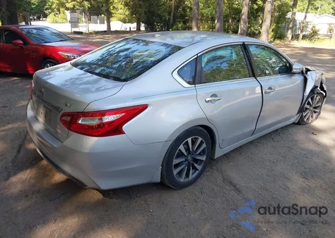 2017 Nissan Altima 2.5 Sv z USA, uszkodzony, nr VIN 1N4AL3AP3HC258196